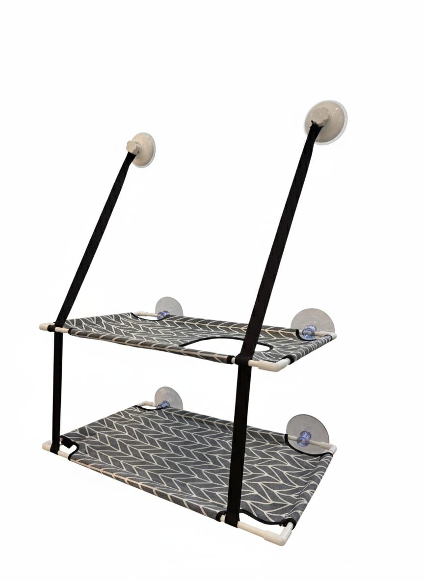 أرجوحة للقطط على نافذة من مستويين